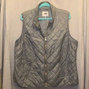 Old Navy quilted vest with pockets